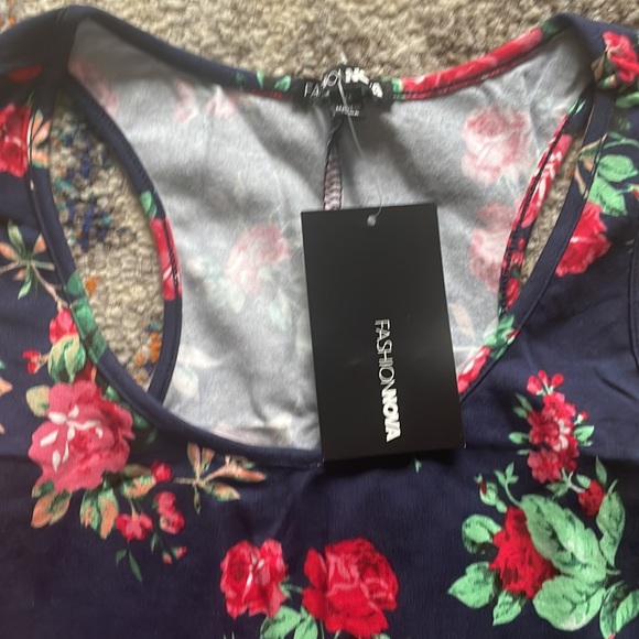 Brand new fashion nova mini flowery dress - Picture 2 of 2